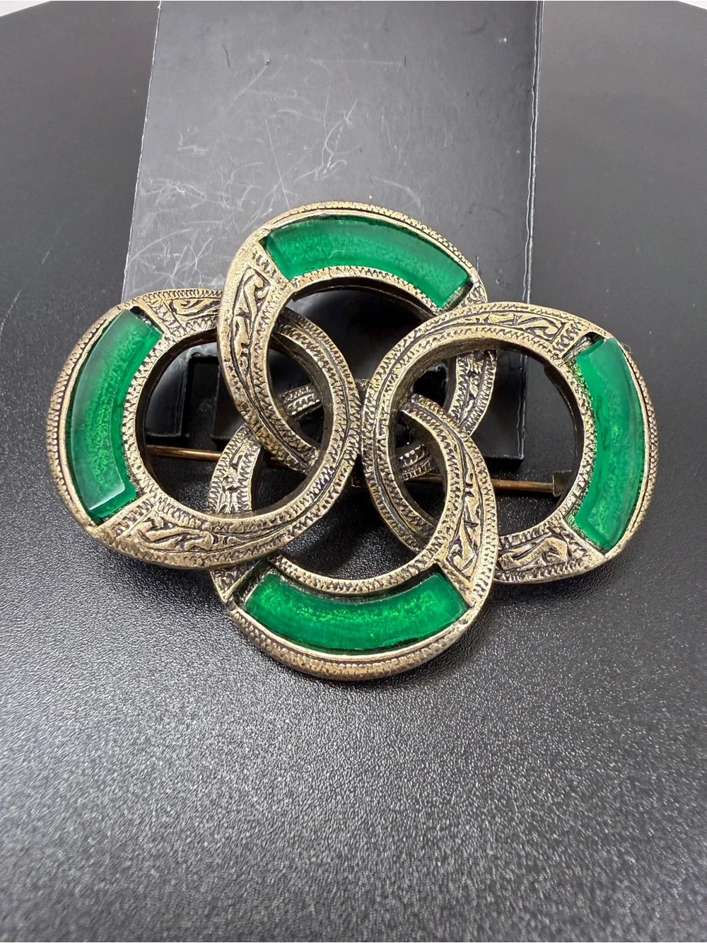 Vintage Celtic Miracle Interlocking Circle Green Glass Brooch